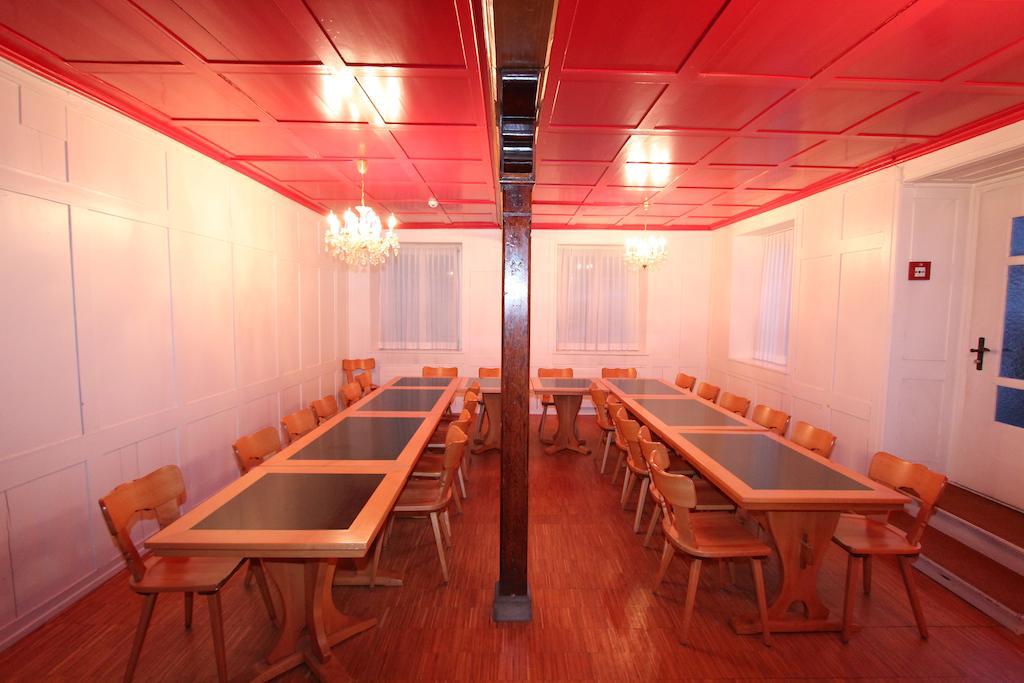 Hotel Engel Am Bahnhof Wädenswil Dış mekan fotoğraf